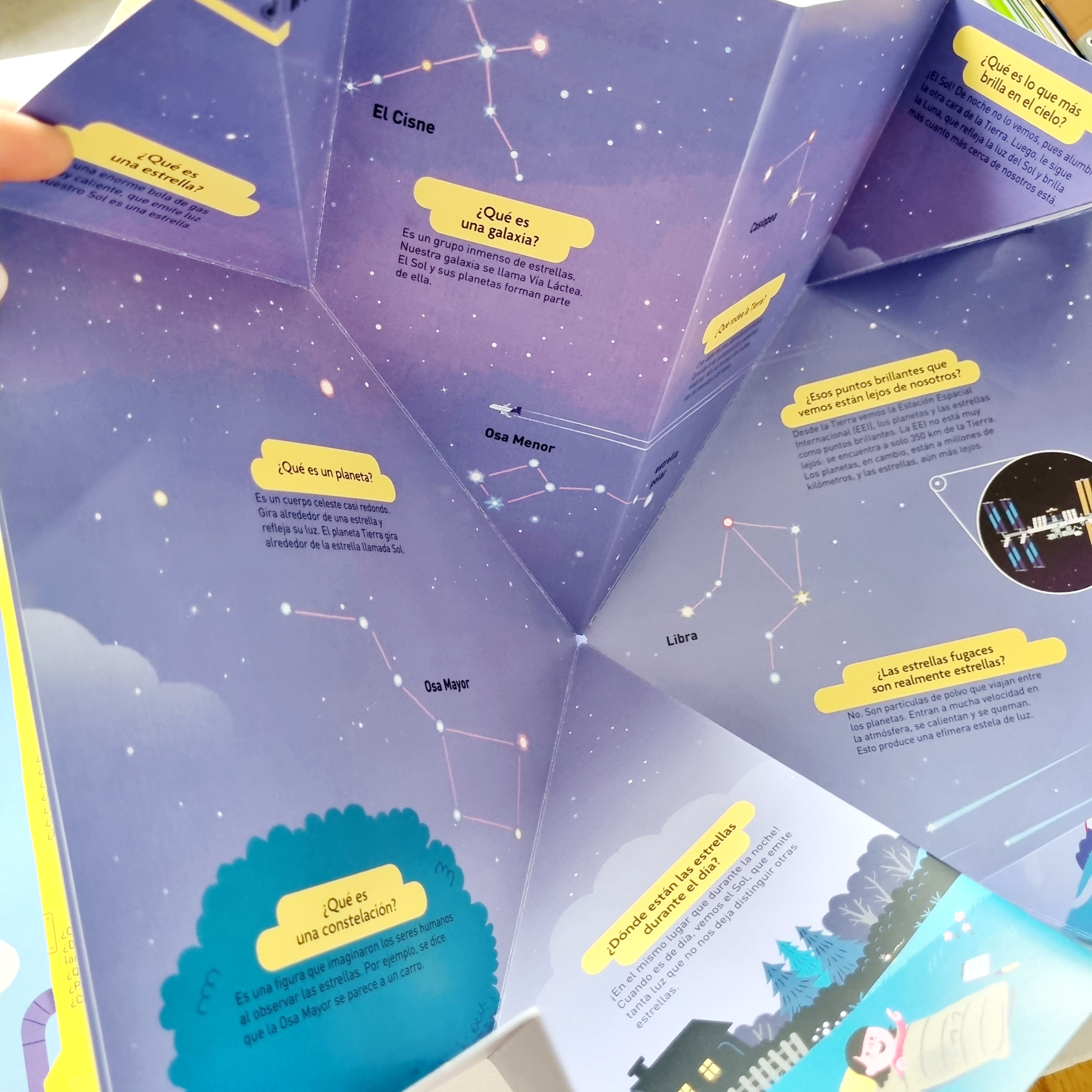 El libro del espacio. Pequeños curiosos El libro del espacio. Pequeños curiosos
